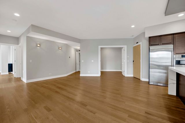 650 N Morgan Street 404, Chicago, IL 60642