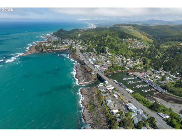 140 Se BAYVIEW Ave, Depoe Bay, OR 97341