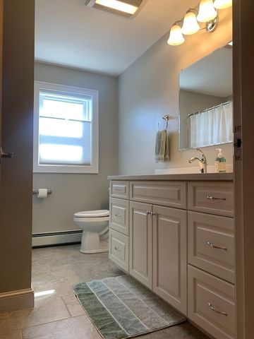 456 Main 1, Wilmington, MA 01887