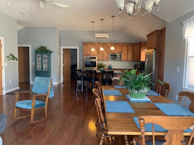 456 Main 1, Wilmington, MA 01887