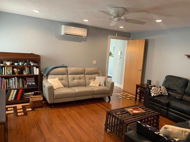 456 Main 1, Wilmington, MA 01887