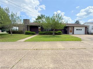 2022 & 2022 1/2 36th Street, Parkersburg, WV 26104