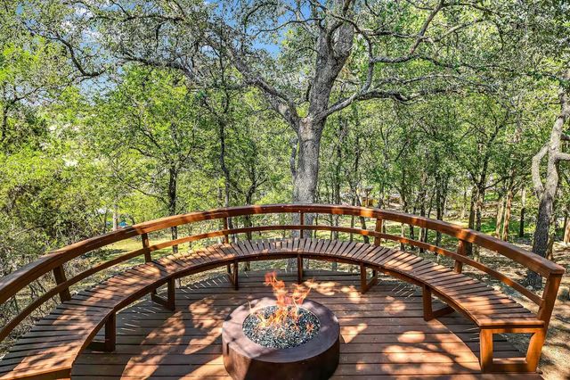 25404 Cove DR, Spicewood, TX 78669