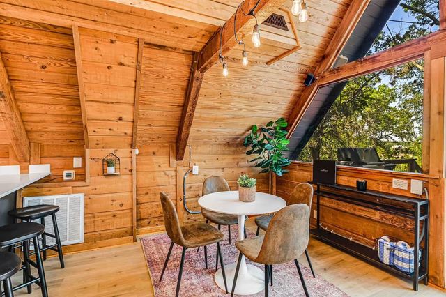 25404 Cove DR, Spicewood, TX 78669