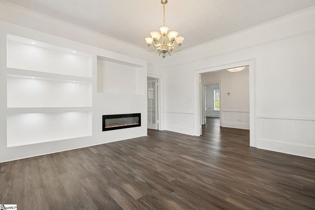 413 W Market Street, Anderson, SC 29624