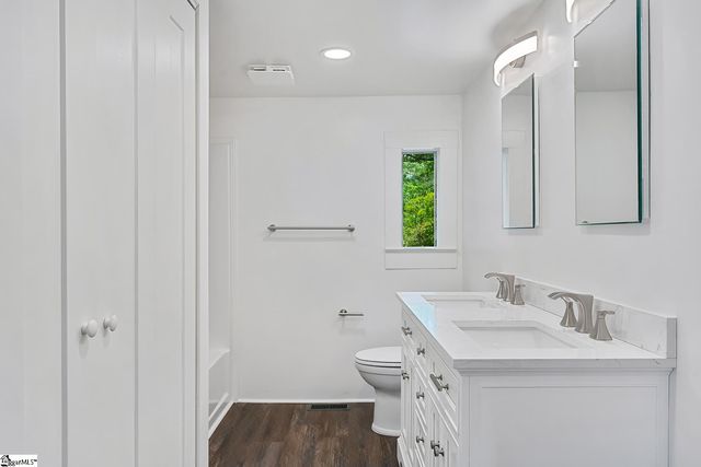 413 W Market Street, Anderson, SC 29624