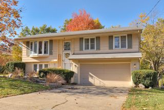 2708 68th Street, Urbandale, IA 50322