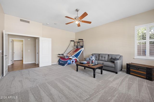 1550 E SAGEBRUSH Court, Gilbert, AZ 85296