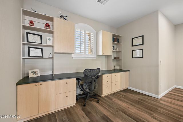 1550 E SAGEBRUSH Court, Gilbert, AZ 85296