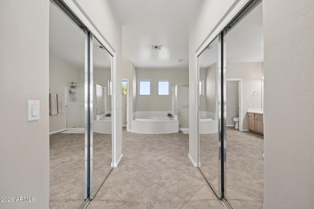 1550 E SAGEBRUSH Court, Gilbert, AZ 85296
