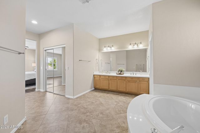 1550 E SAGEBRUSH Court, Gilbert, AZ 85296