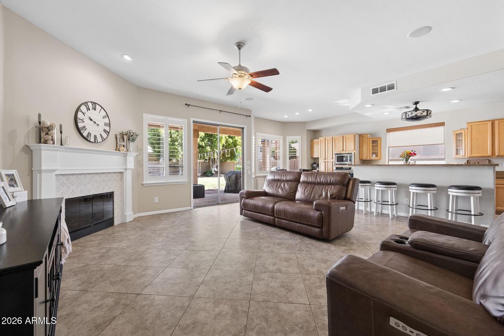 1550 E SAGEBRUSH Court, Gilbert, AZ 85296 — photo 5