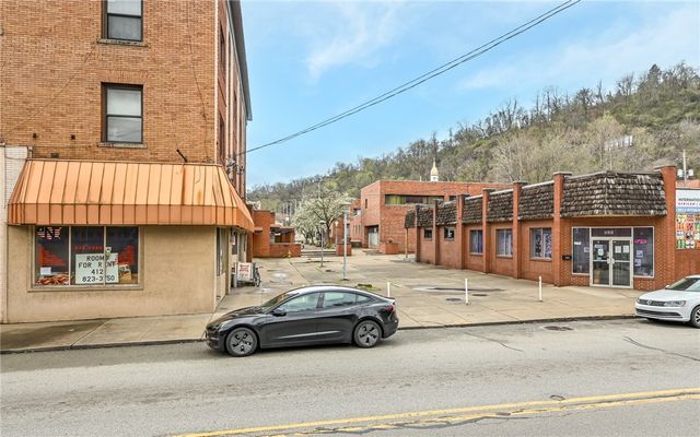 830-836 E Pittsburgh Mall, E Pittsburgh, PA 15112