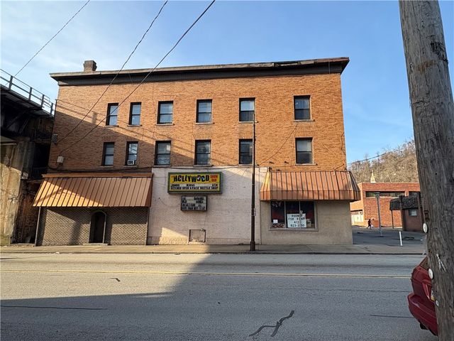 830-836 E Pittsburgh Mall, E Pittsburgh, PA 15112