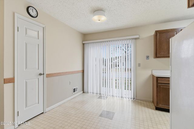 25 Willow Drive, Barnegat, NJ 08005