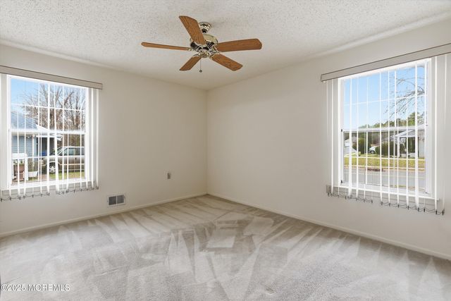 25 Willow Drive, Barnegat, NJ 08005