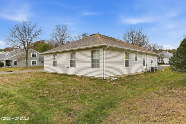 25 Willow Drive, Barnegat, NJ 08005