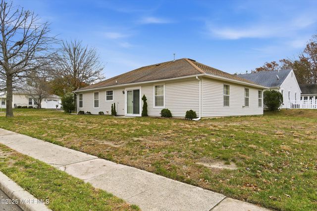 25 Willow Drive, Barnegat, NJ 08005