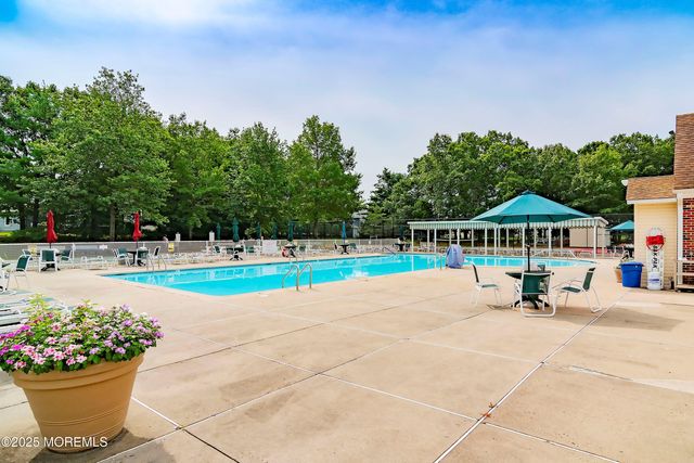 25 Willow Drive, Barnegat, NJ 08005