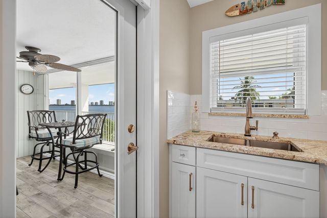 110 SHORE Court 301, North Palm Beach, FL 33408