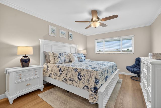 110 SHORE Court 301, North Palm Beach, FL 33408