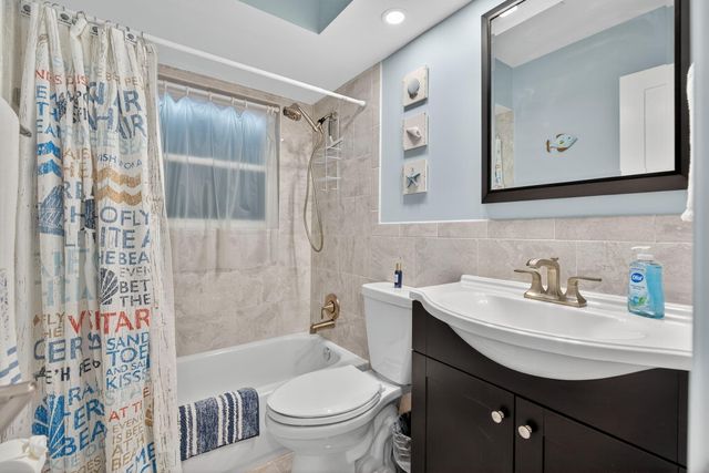 110 SHORE Court 301, North Palm Beach, FL 33408