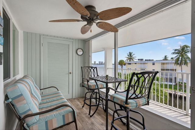 110 SHORE Court 301, North Palm Beach, FL 33408