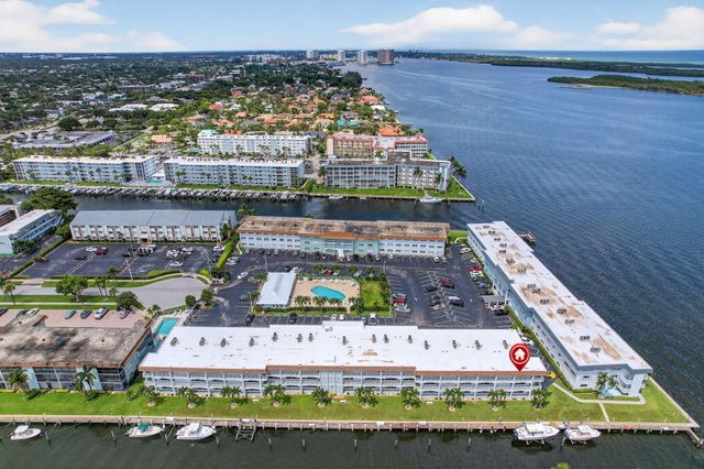 110 SHORE Court 301, North Palm Beach, FL 33408