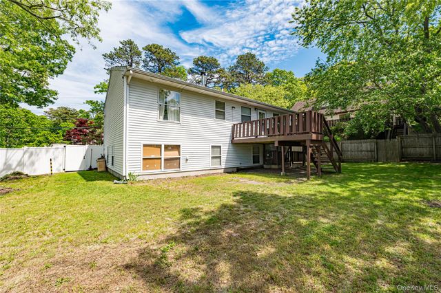 34 Roberts Street, Mastic, NY 11950