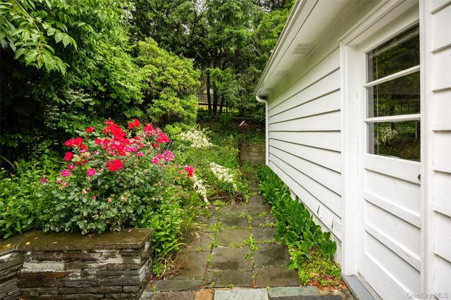 46 Barnard Avenue, Poughkeepsie, NY 12601