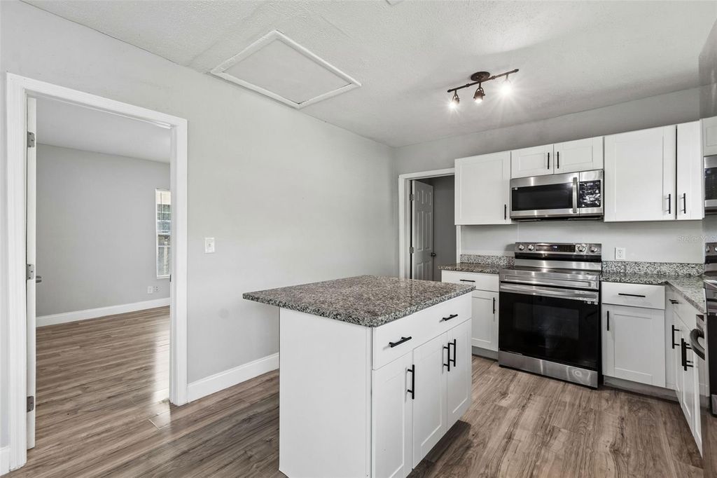 Image 16 of property listing at 8008 N 12TH STREET, Tampa, FL 33604