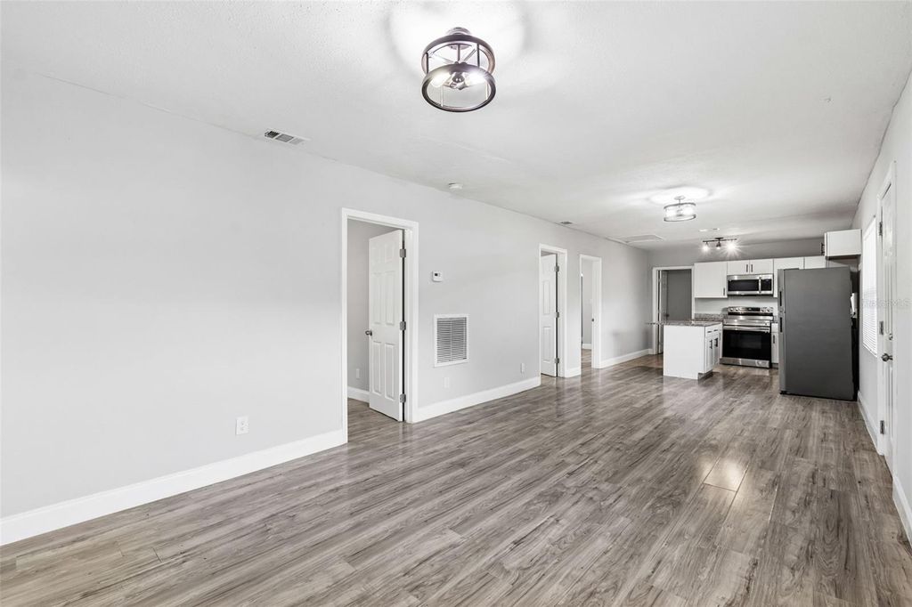 Image 27 of property listing at 8008 N 12TH STREET, Tampa, FL 33604