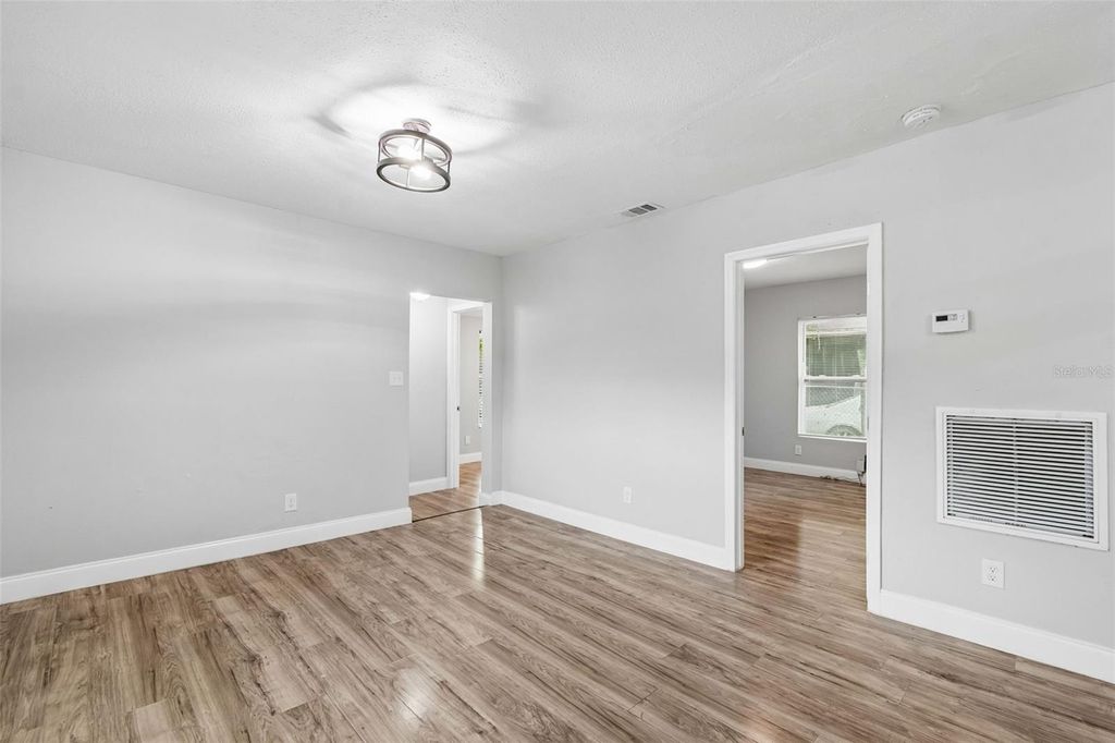 Image 28 of property listing at 8008 N 12TH STREET, Tampa, FL 33604