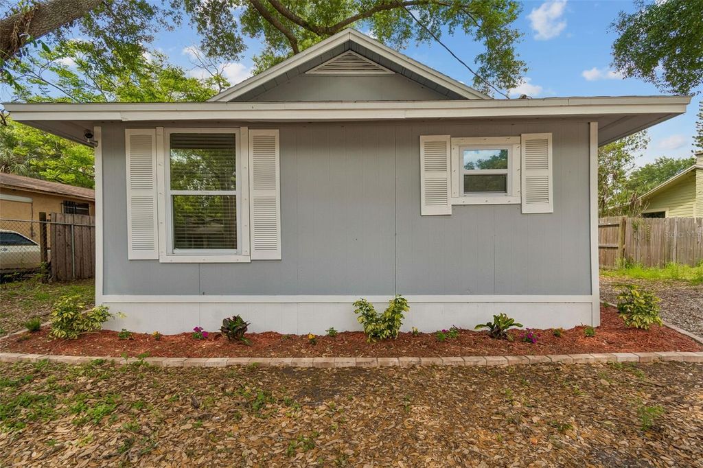 Image 4 of property listing at 8008 N 12TH STREET, Tampa, FL 33604