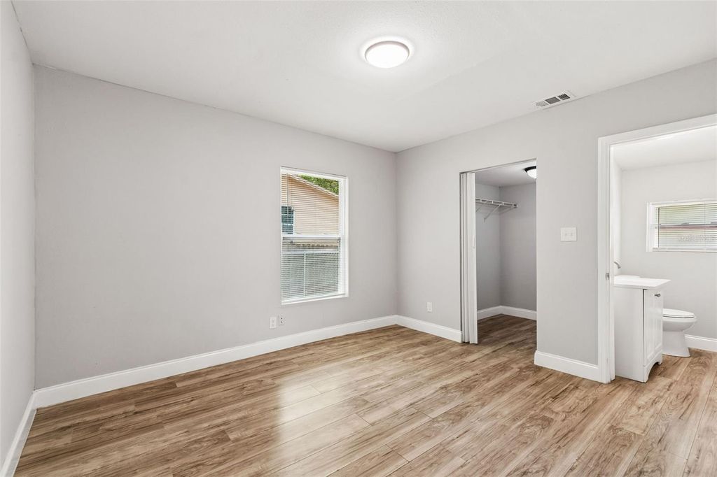 Image 42 of property listing at 8008 N 12TH STREET, Tampa, FL 33604