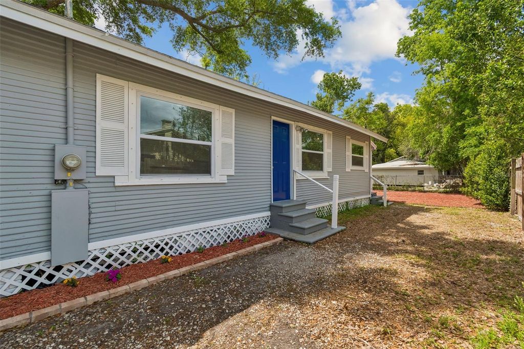 Image 7 of property listing at 8008 N 12TH STREET, Tampa, FL 33604