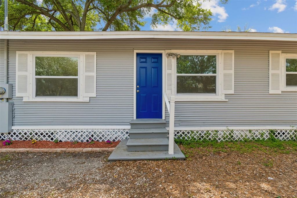 Image 8 of property listing at 8008 N 12TH STREET, Tampa, FL 33604