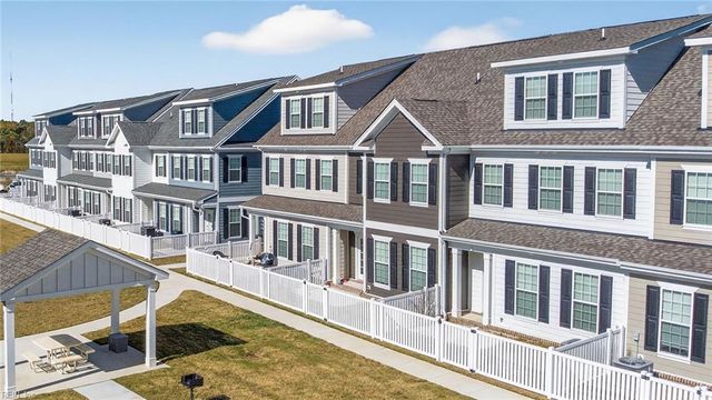4918 Apricot WAY, Chesapeake, VA 23321