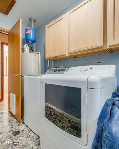 175 Ridgeway Street, Bluff City, TN 37618