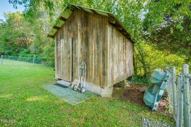 175 Ridgeway Street, Bluff City, TN 37618