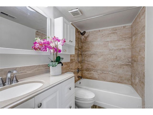 1135 S Gilbert St 103, Castle Rock, CO 80104