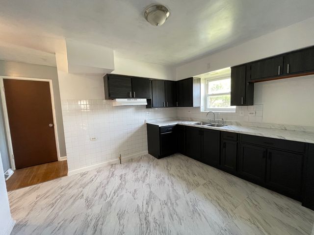 9258 S Parnell Avenue, Chicago, IL 60620