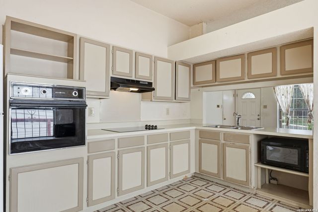 4206 SUNRISE CREEK DR, San Antonio, TX 78244