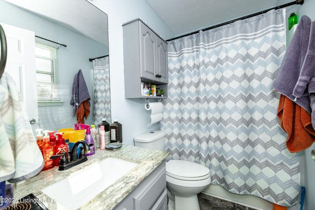 365 Tecumseh Dr, Shepherdsville, KY 40165