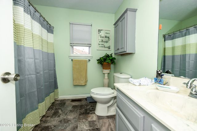 365 Tecumseh Dr, Shepherdsville, KY 40165