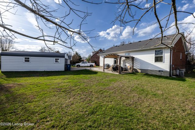 365 Tecumseh Dr, Shepherdsville, KY 40165