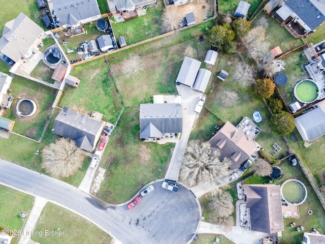 365 Tecumseh Dr, Shepherdsville, KY 40165