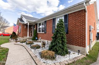 365 Tecumseh Dr, Shepherdsville, KY 40165