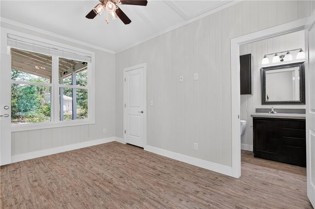5440 Raymond Stotzer, College Station, TX 77845