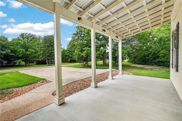 5440 Raymond Stotzer, College Station, TX 77845